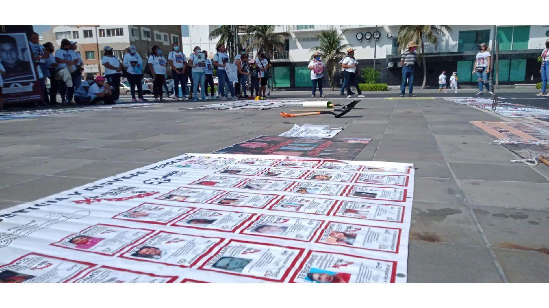 Marchan colectivos de familiares de desaparecidos en el puerto Veracruz